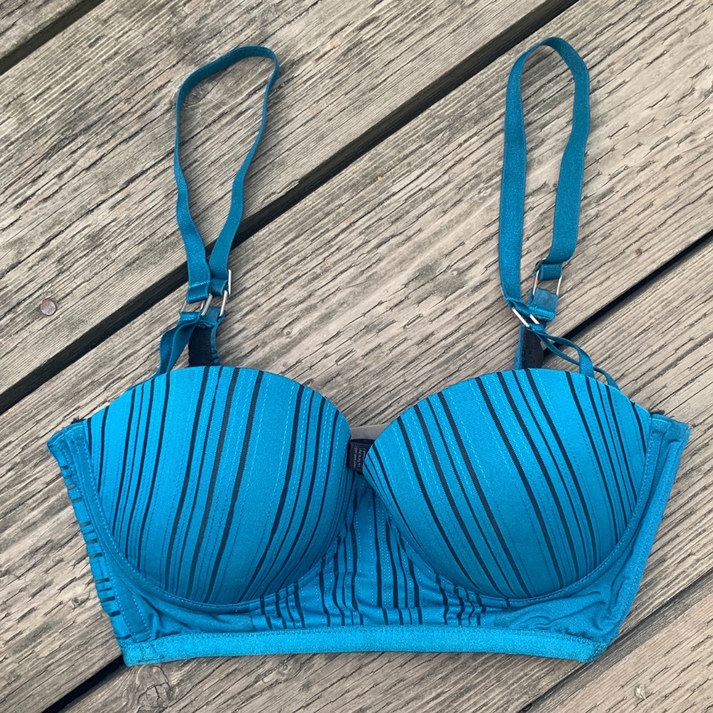 True&Co blue striped strappy longline bra, 32D